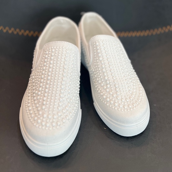 Lulus White Pearl Flatform Slip-On Sneakers - NWT - Fit like size 6.5. - Picture 7 of 8